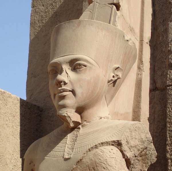 Luxor_temple_young_tut