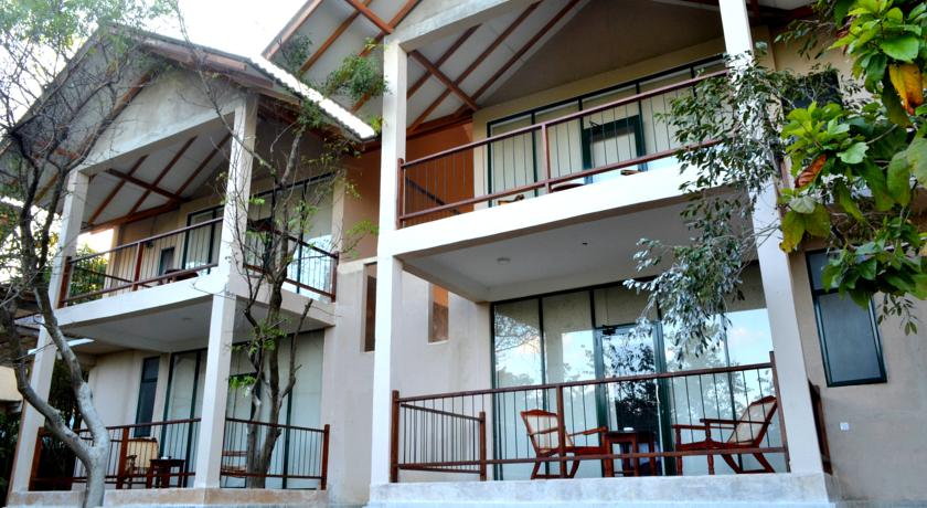 Nice Place Hotel Sigiriya Sri Lanka_out the rooms