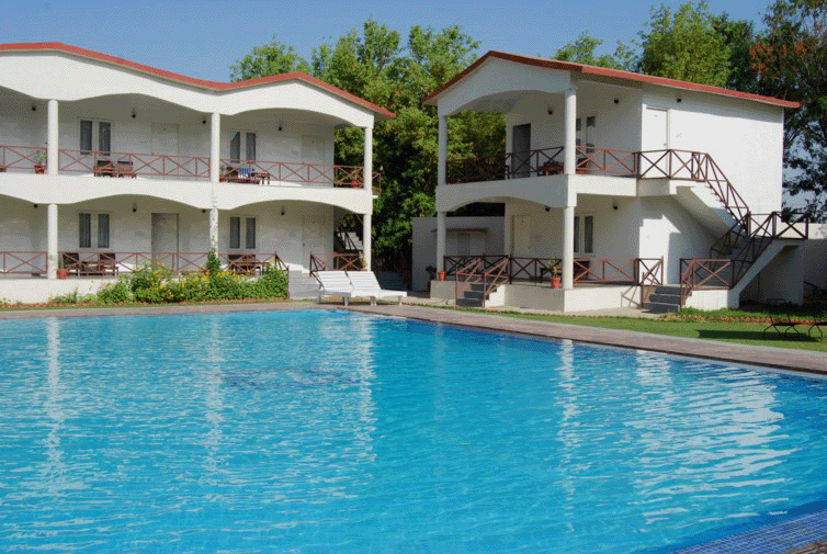 Tiger Den Resort Ranthambhore rejser til Indien_pool 5
