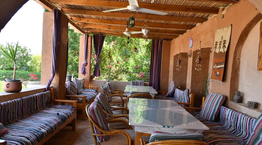 Egypten Abu Simbel Eskaleh_Nubian_Ecolodge_terrasse