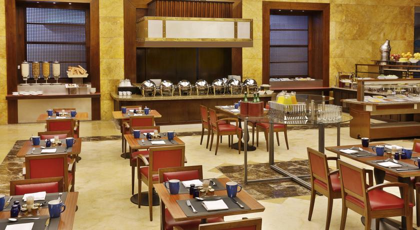 Crown Plaza Amman restaurant Jordan rejser til jordan dead sea rejs med younes rejser