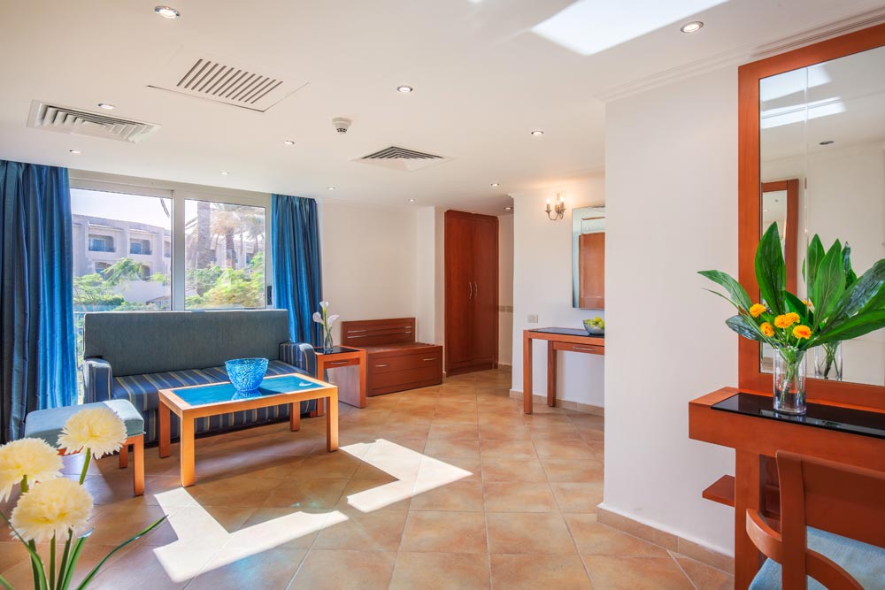 Cleopatra Luxury Resort familyroom badeferie 1 uge hurghada egypten rejs med younes rejser