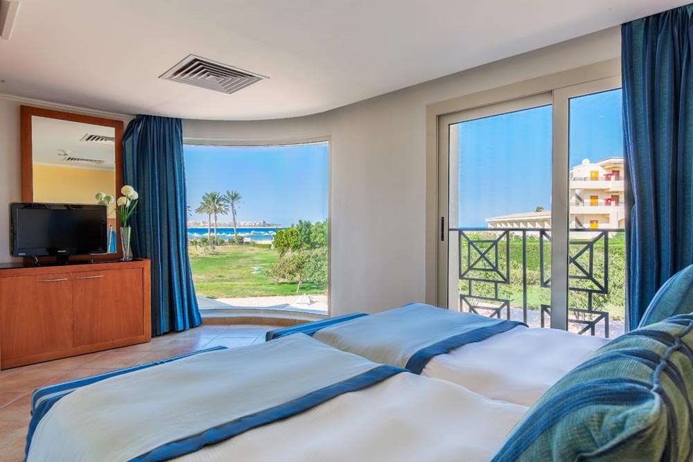 Cleopatra Luxury Resort family bed room badeferie familie hurghada egypten rejs med younes rejser