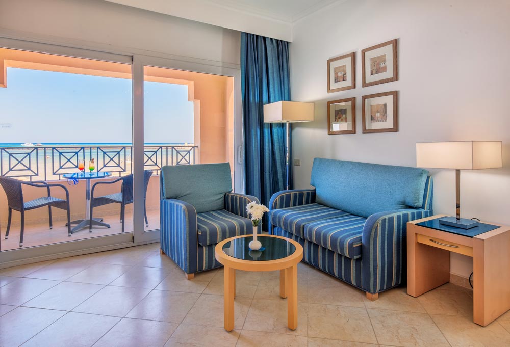 1 uges badeferie Cleopatra Luxury Resort junior suite hurghada egypten rejs med younes rejser