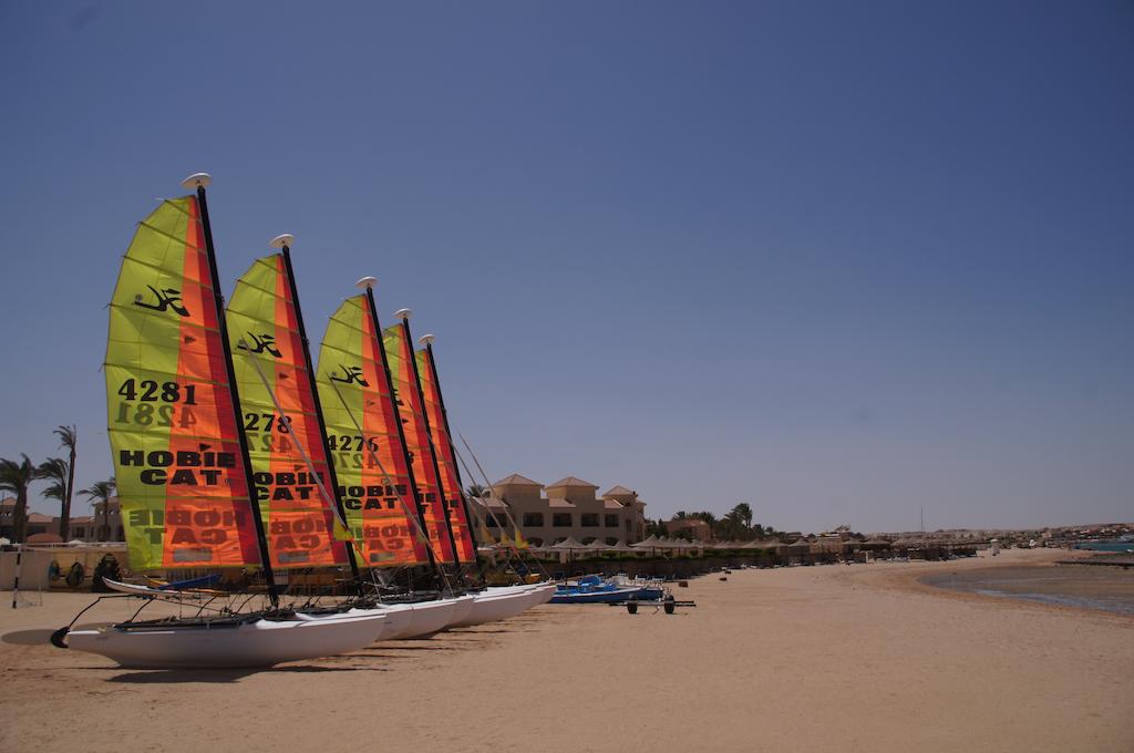 Cleopatra Luxury Resort watersports beach badeferie hurghada egypten rejs med younes rejser