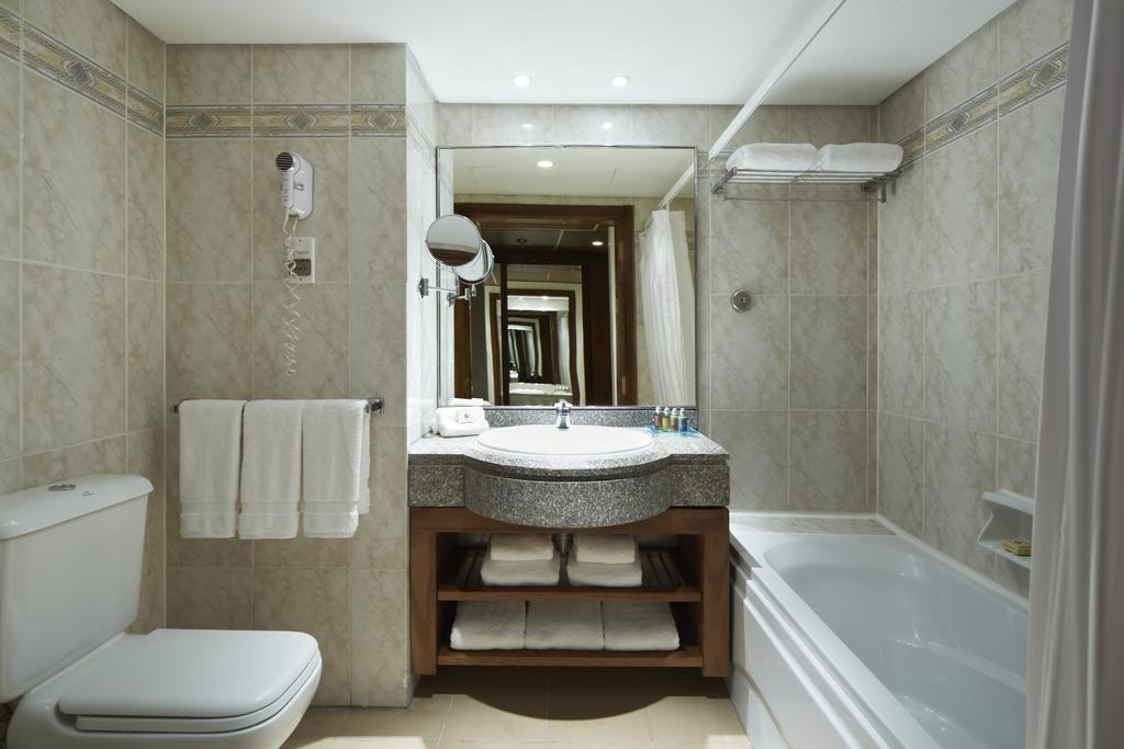 Marriott Red Sea Beach Resort Hurghada bathroom