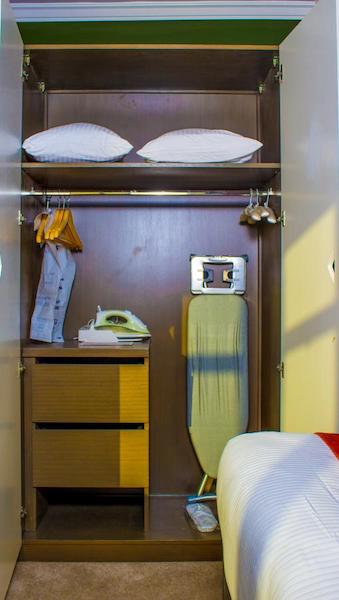 Citymax-Aswan-room-closet