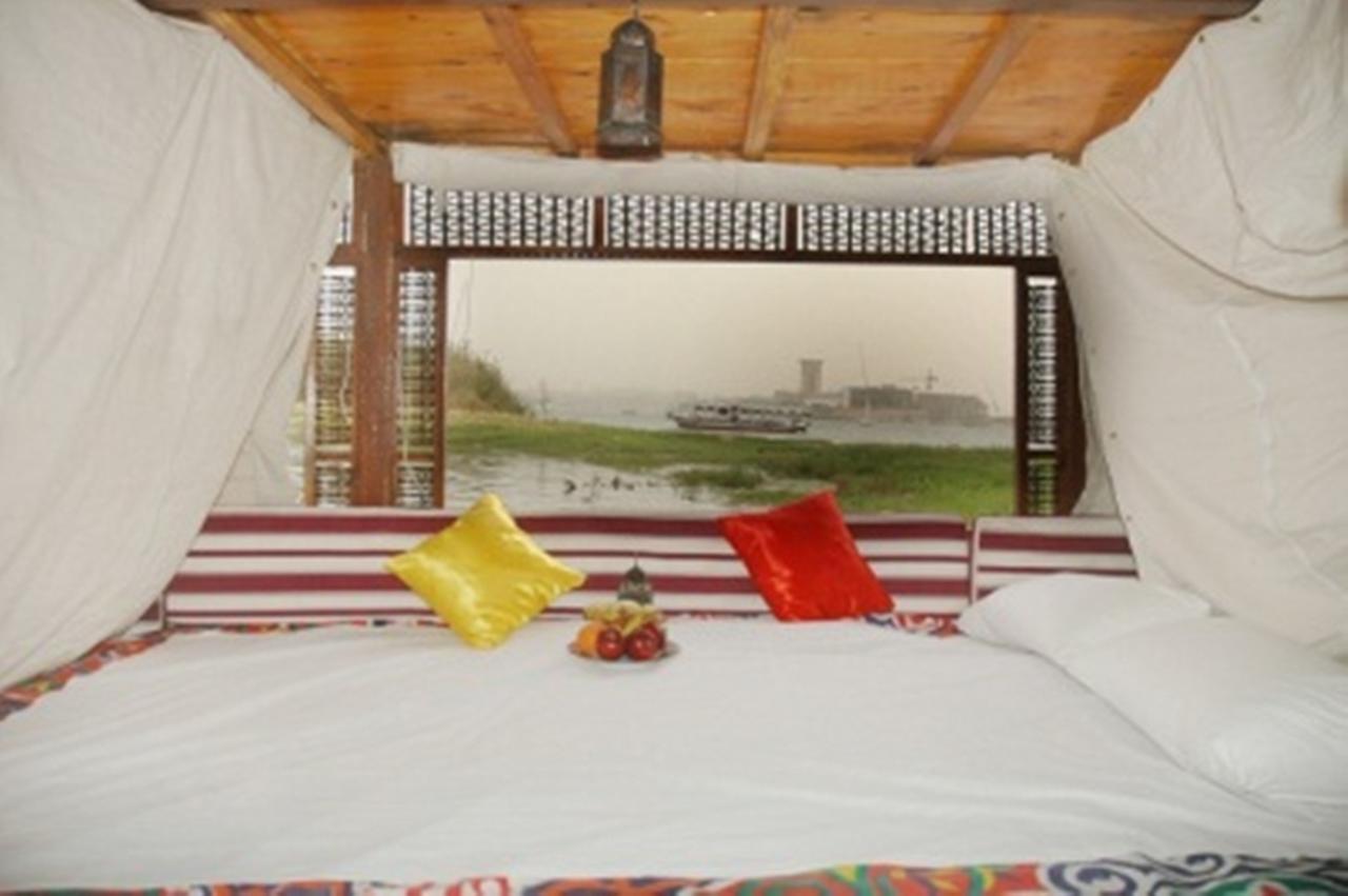 Younes Rejser Oriental Dream felucca Aswan cabin and fruit
