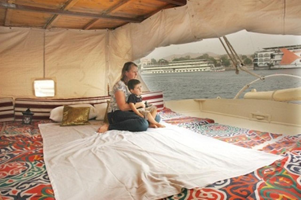 Younes Rejser Oriental Dream felucca Aswan cabin view