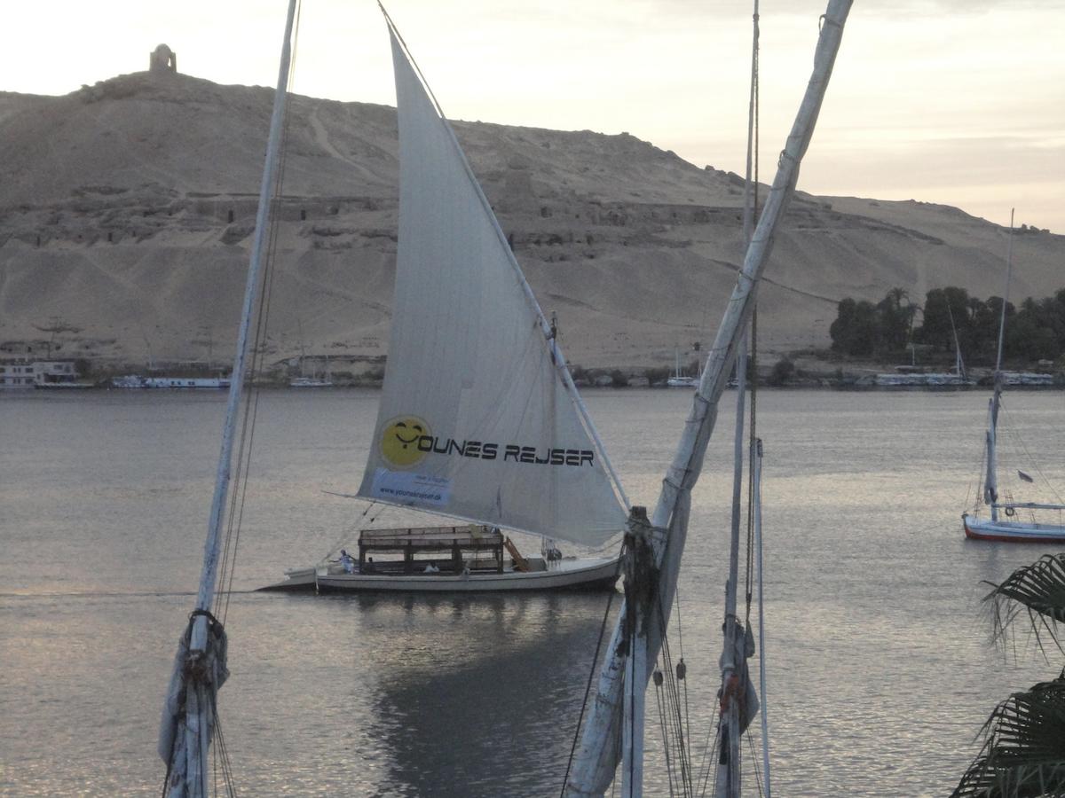 Younes Rejser Oriental Dream felucca Aswan sail
