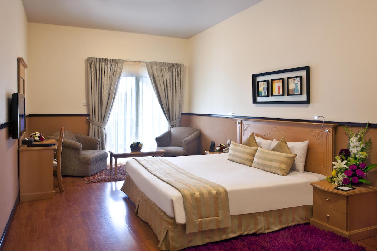 Landmark Plaza Hotel Dubai queen room