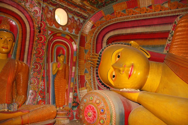 Sleeping_Buddha_Sri_Lanka_YounesRejser